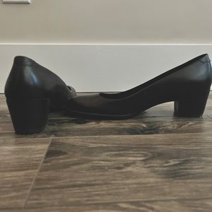 Black Ecco heels